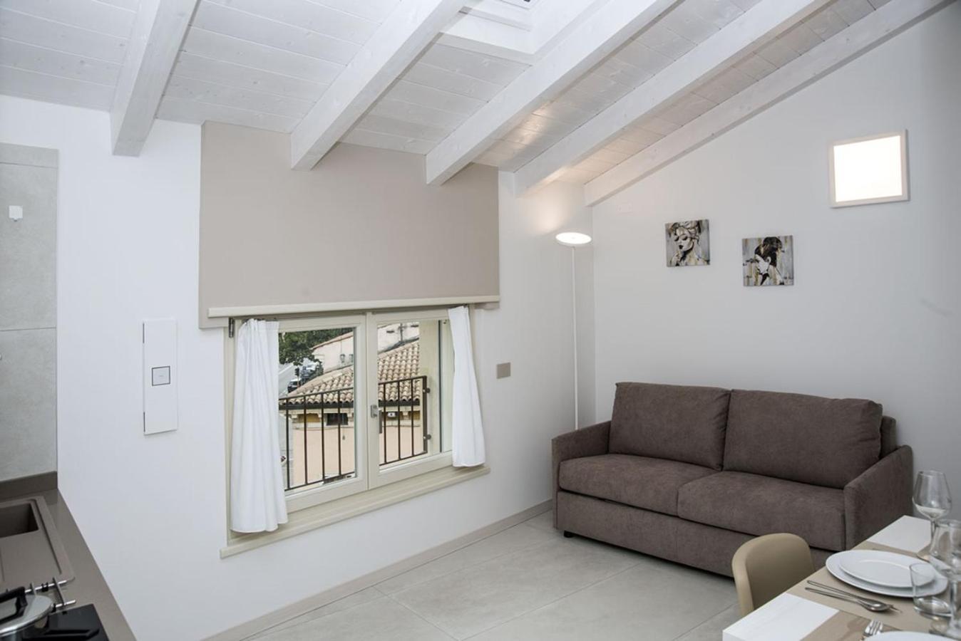 Camelot Appartamenti - Business E Holiday San Martino Buon Albergo Exterior photo