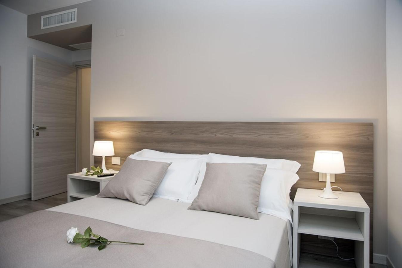 Camelot Appartamenti - Business E Holiday San Martino Buon Albergo Exterior photo