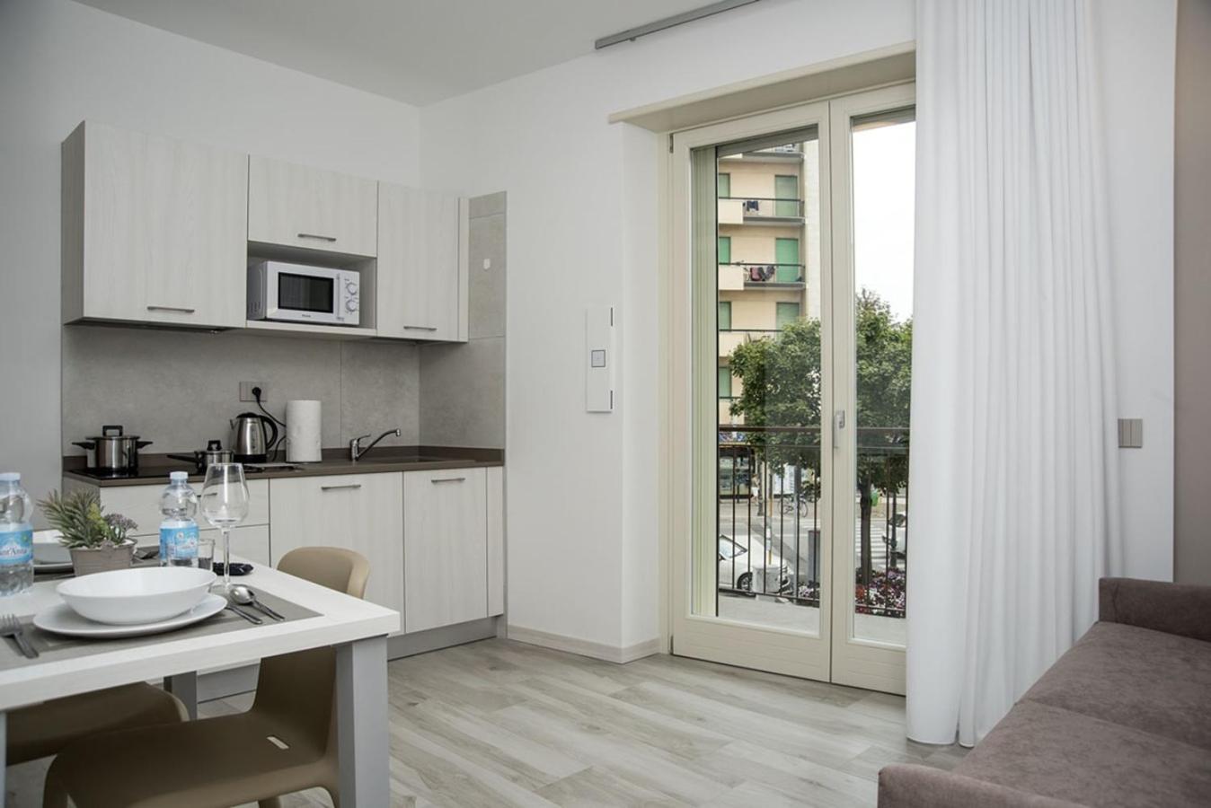 Camelot Appartamenti - Business E Holiday San Martino Buon Albergo Exterior photo