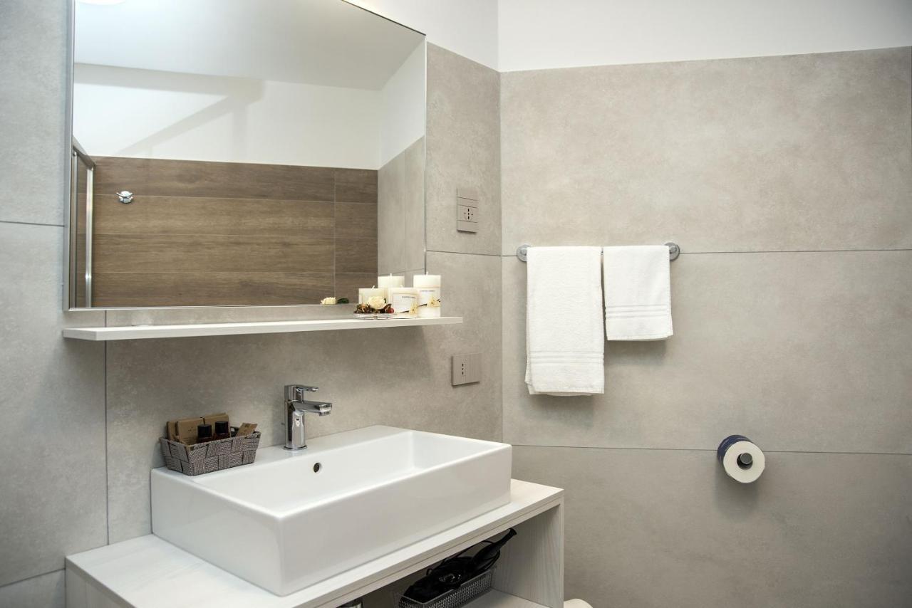 Camelot Appartamenti - Business E Holiday San Martino Buon Albergo Exterior photo